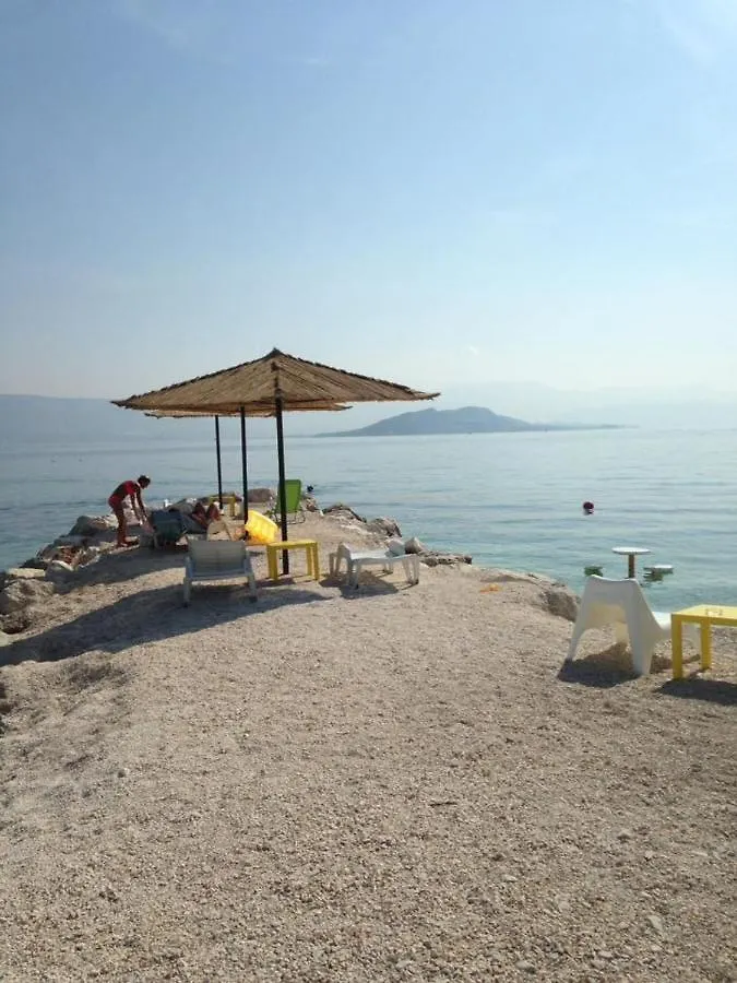 Apartment In Slatine With Sea View, Balcony, Air Conditioning, Wi-Fi 0*,