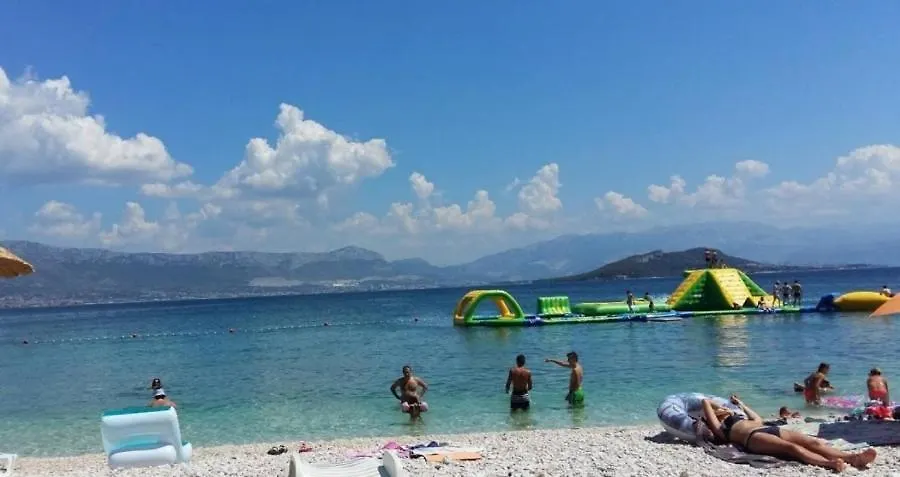 Apartment In Slatine With Sea View, Balcony, Air Conditioning, Wi-Fi